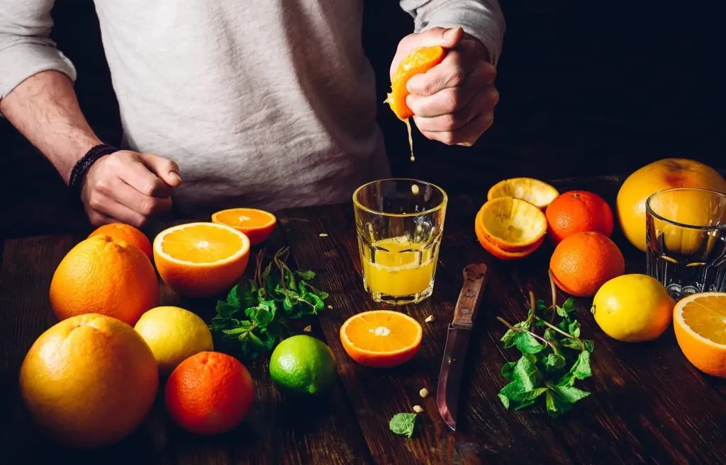 A C-vitamin pótlása leginkább természetes forrásokból ajánlott, de a kívánt hatás érdekében étrend-kiegészítők alkalmazása is ajánlott